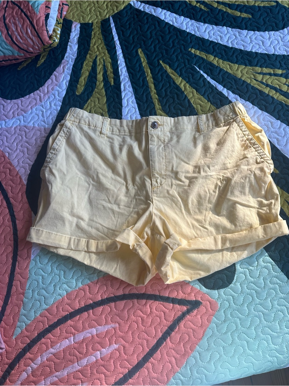 Old Navy Light Yellow OG CHINO Rolled-Hem  Shorts